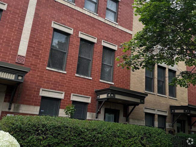Building Photo - 1002 N Crosby St