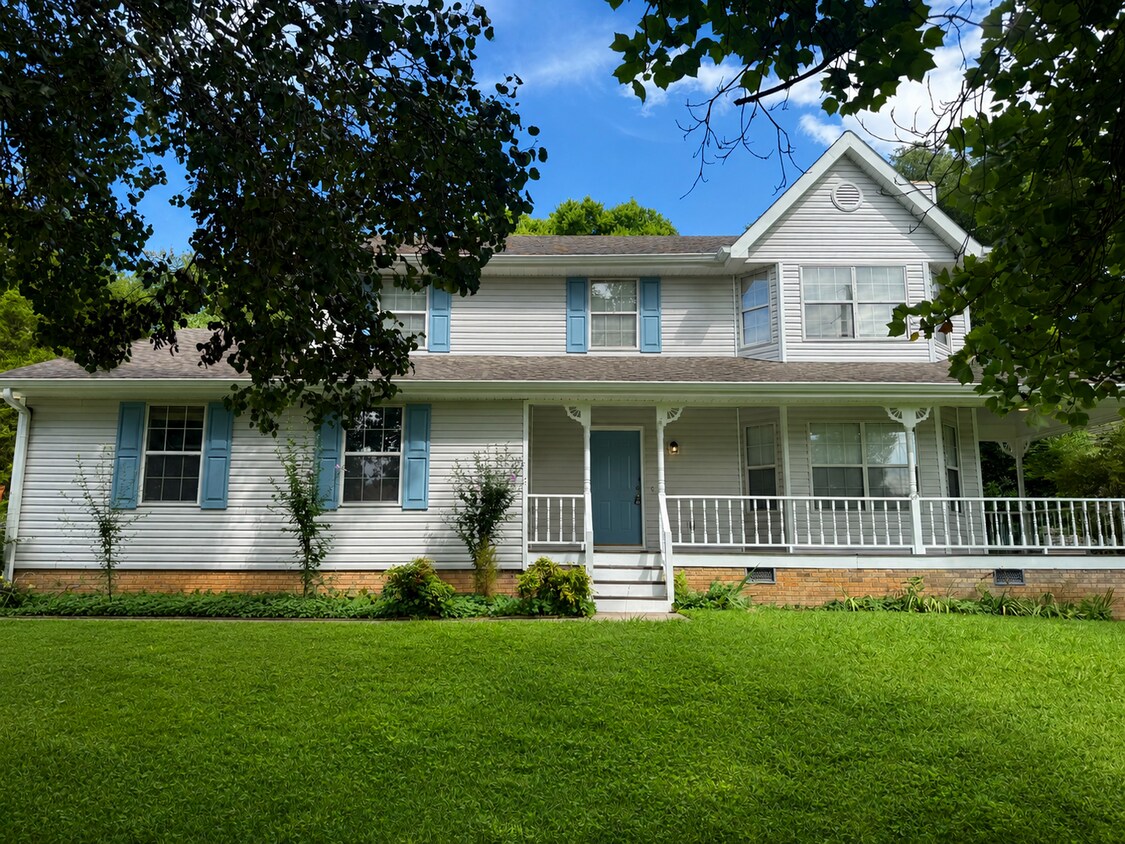 Beautiful 3 Bedroom 2.5 Bath Home in OOLTEWAH! - Beautiful 3 Bedroom 2.5 Bath Home in OOLTEWAH!