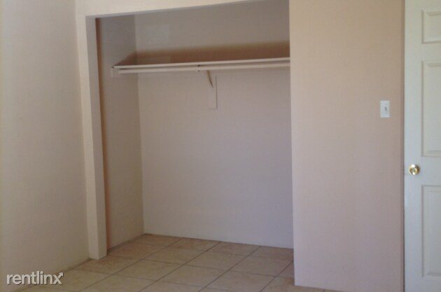 Building Photo - 2 br, 1 bath Townhome - 1167 N Catalina Ave