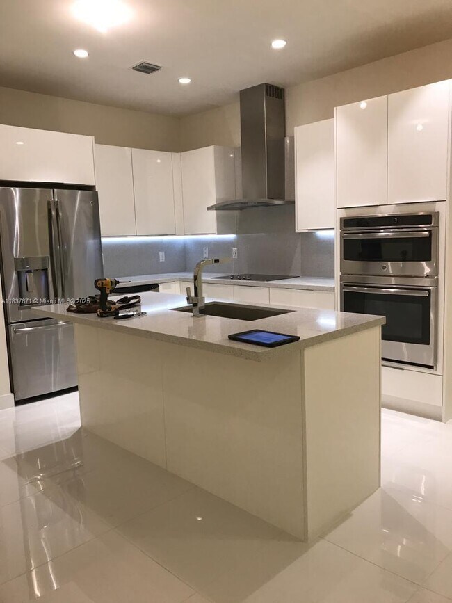Foto del edificio - 10220 NW 63rd Terrace