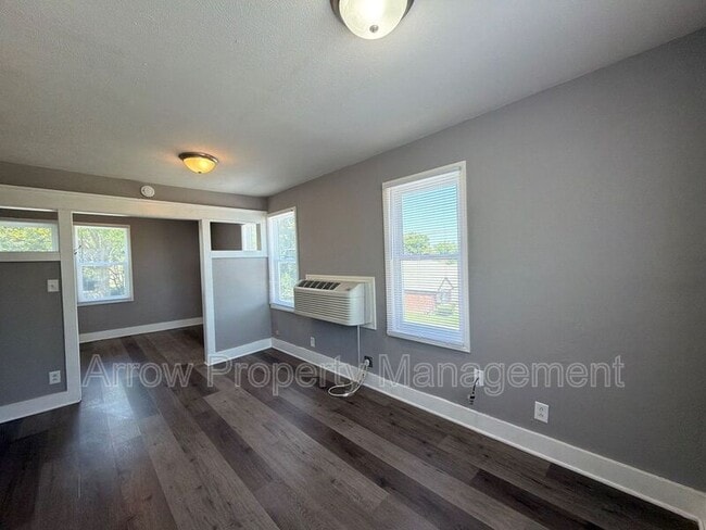 Building Photo - 3502 S 51st St