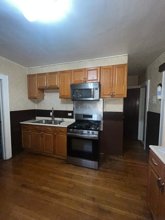 Cocina - 577 Tremont Ave