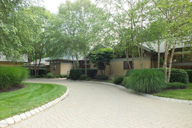 Building Photo - 10 Bowie Pl