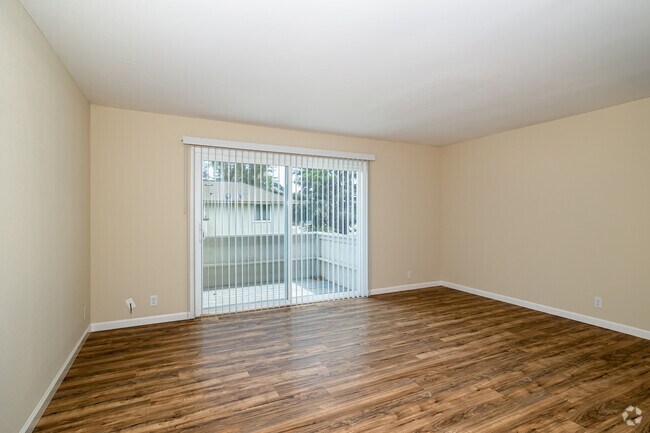 2HAB, 1BA - 760 ft² - Pinewood Apartments