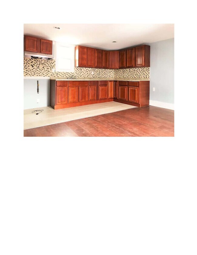 Building Photo - 212 Port Ave