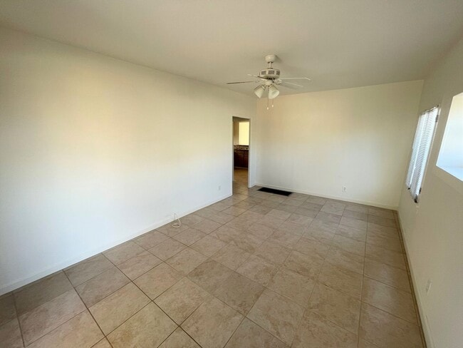 Foto del edificio - Downtown Home with Large Deck and OCEAN VIEWS!