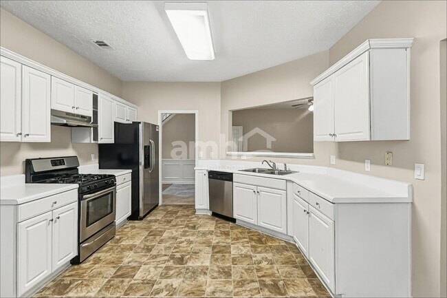 Foto del edificio - 3151 Serenade Ct