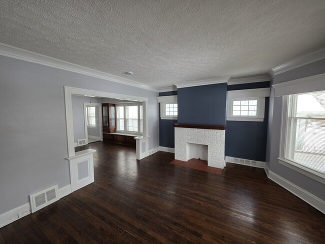 Building Photo - 1646 Waterbury Rd