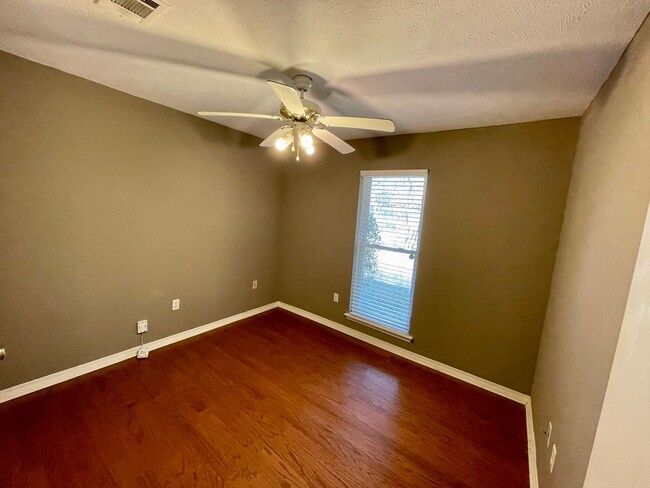 Building Photo - 3/2 For Rent in Madison