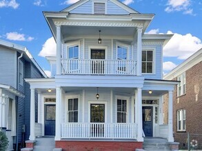 Building Photo - 503 E 40th St