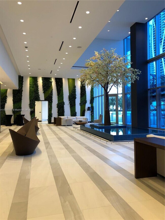 Foto del edificio - 851 NE 1st Ave