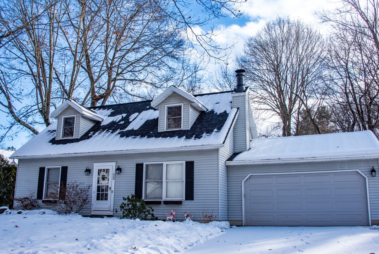 Foto principal - 15 Longwood Dr