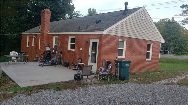 Foto del edificio - 1916 N Parham Rd