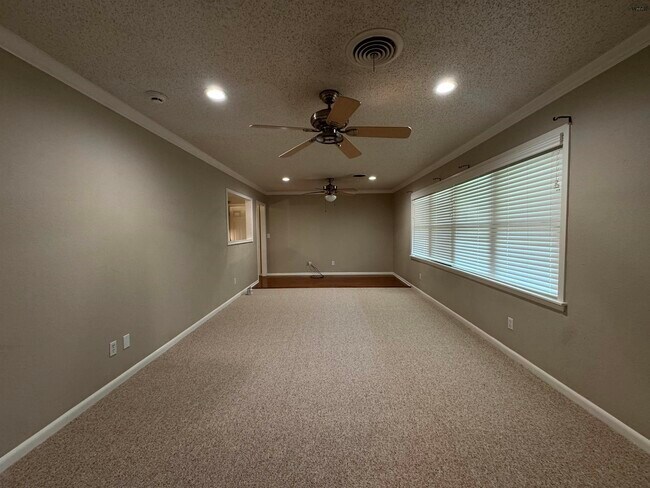 Building Photo - 1516 Rita Ln