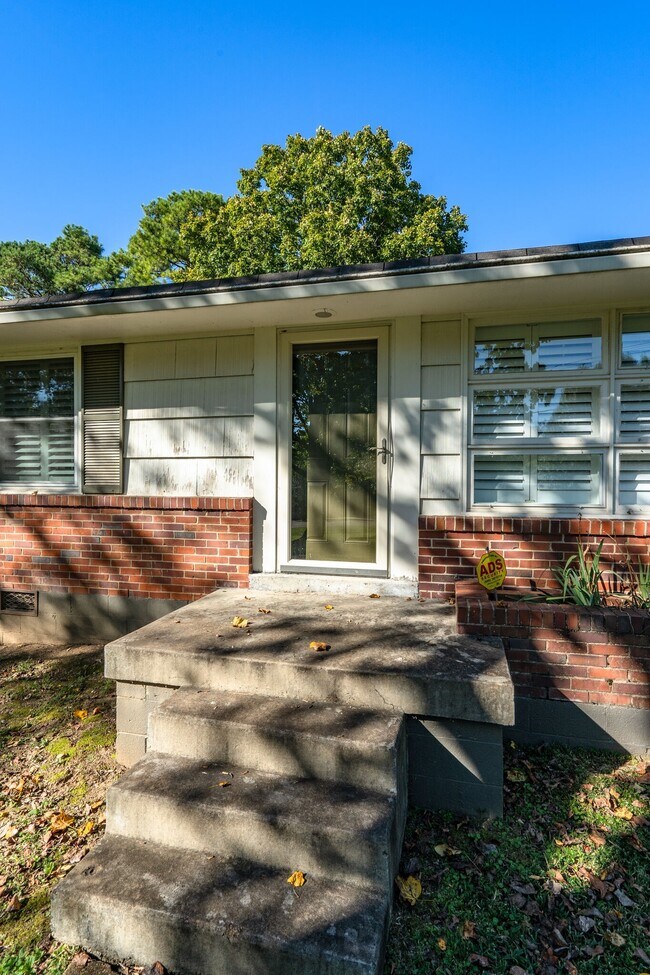 Foto del edificio - 536 Inwood Dr