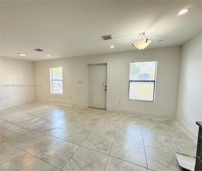 Foto del edificio - 604 NW 3rd St