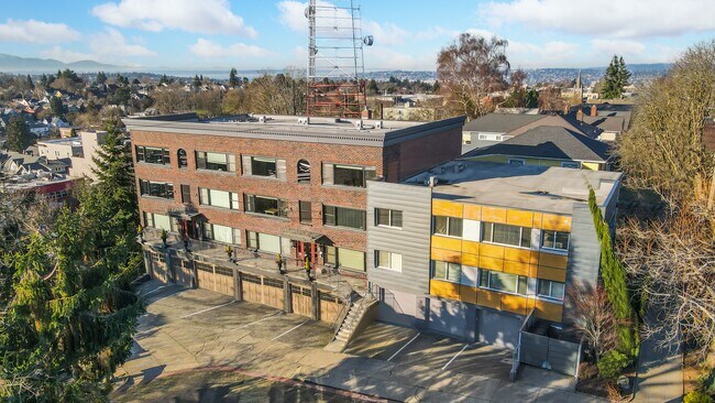 Building Photo - 18 Galer St