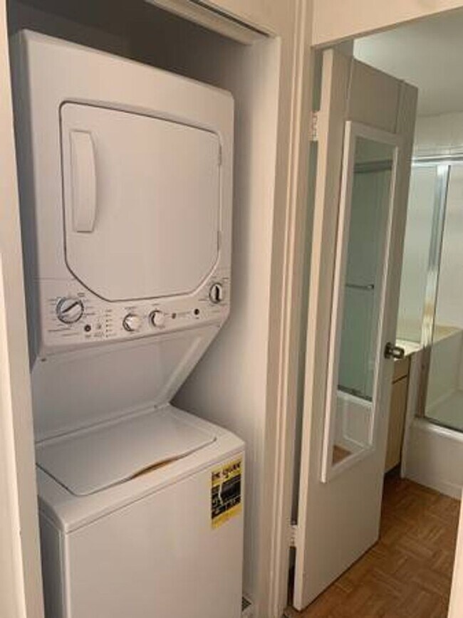 Foto del edificio - Great Amenities and Great Location!
