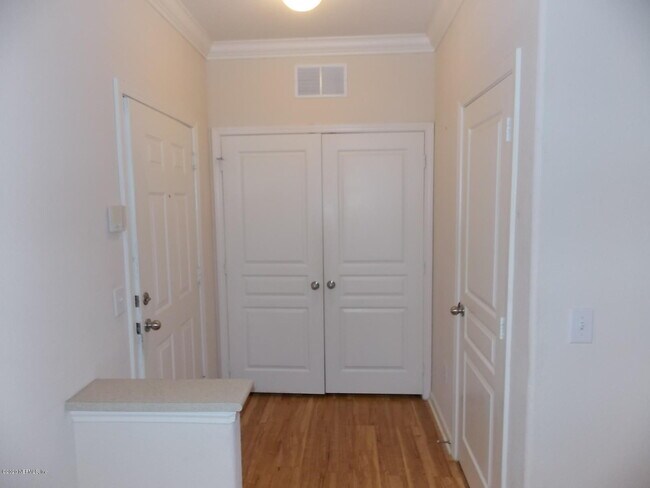 Foto del edificio - 1001 Monument Rd