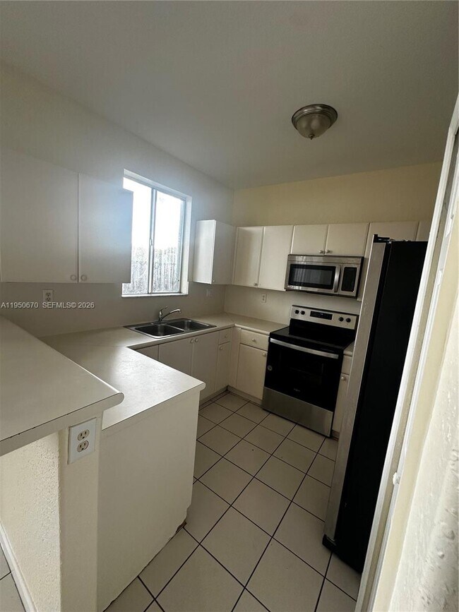 Foto del edificio - 1440 SE 24th Ct