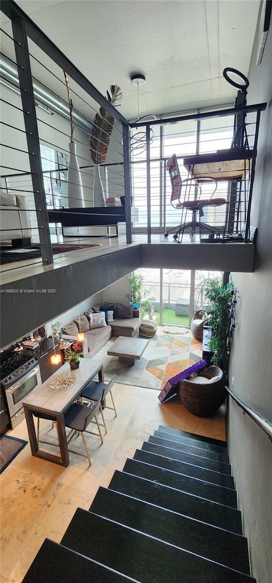 Foto del edificio - 690 SW 1st Ct