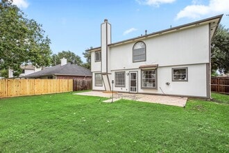 Building Photo - 602 Oak Briar Dr