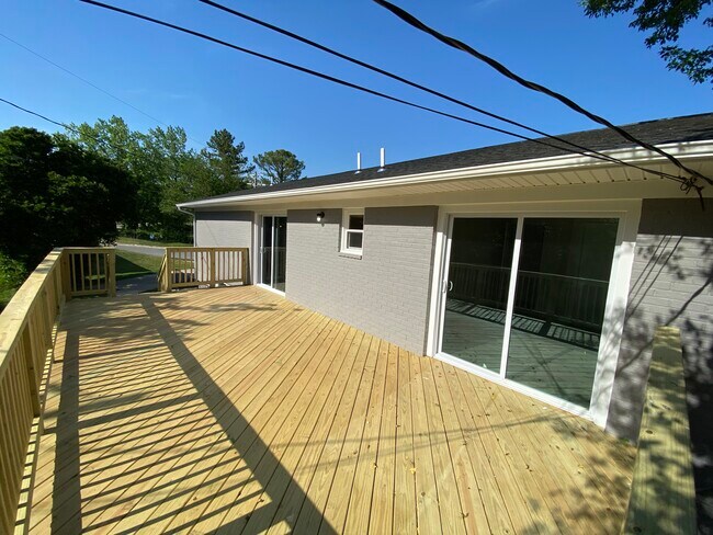 Building Photo - 14 Margate Rd