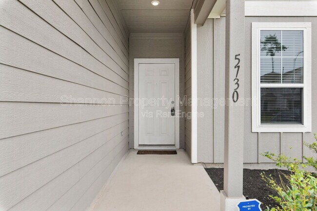 Foto del edificio - 5730 Finely Run St