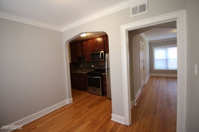 Building Photo - 2427 N Tripp Ave