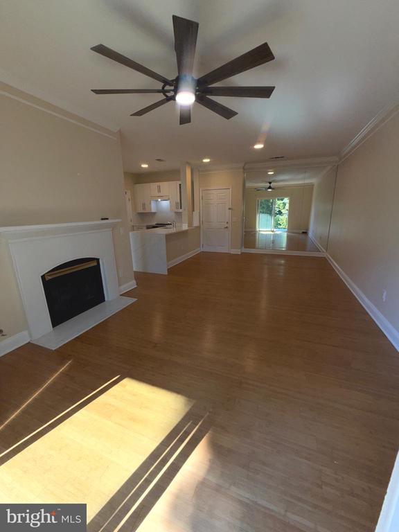 Foto del edificio - 1571 Spring Gate Dr.