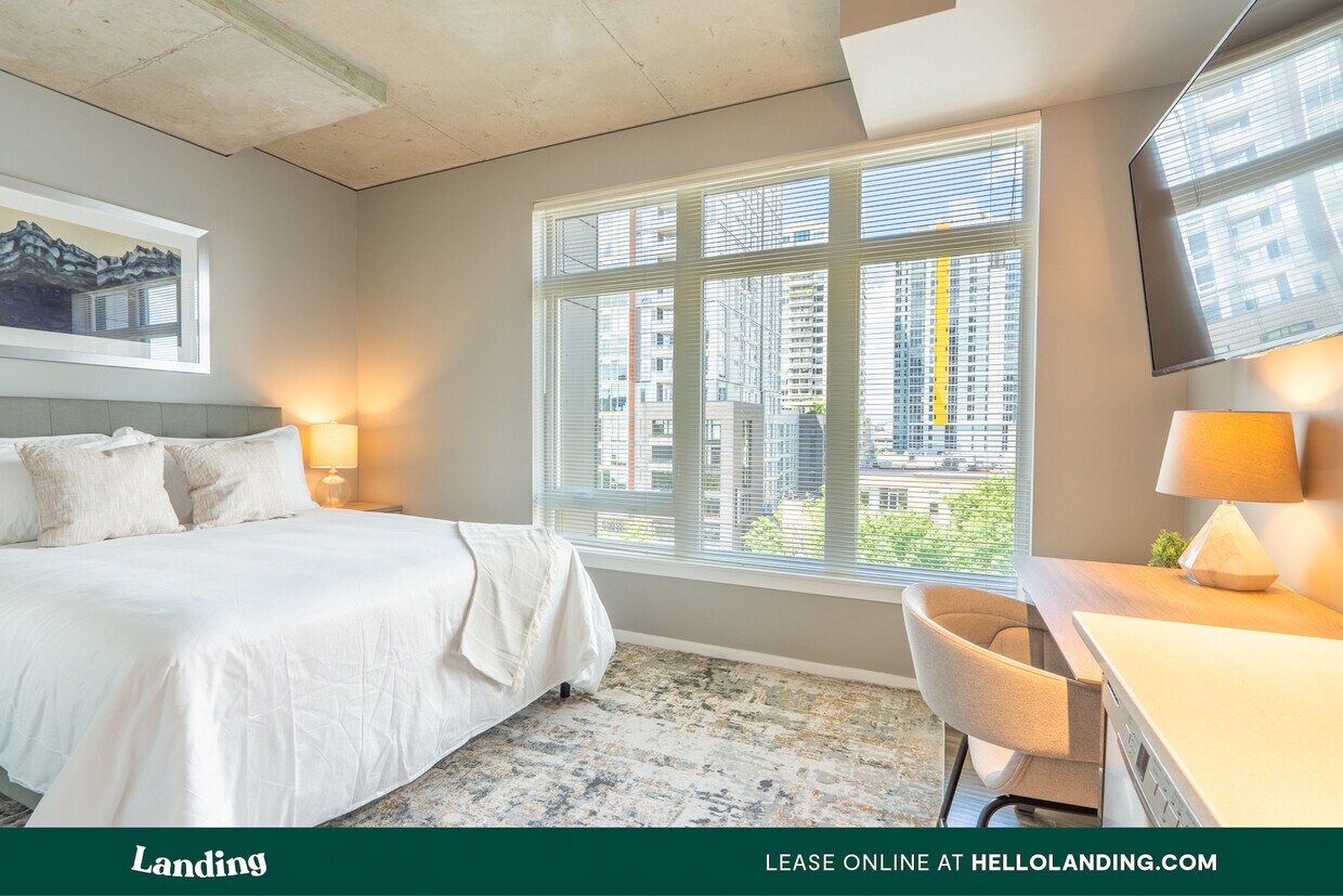Foto principal - 2401 3rd Ave
