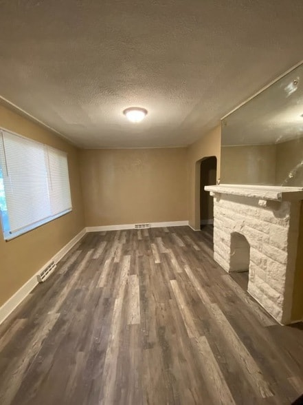 Building Photo - 653 Seagirt St