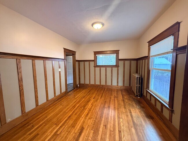 Foto del edificio - 4 Bedroom, 1.5 Bath Home – North East Grand Rapids