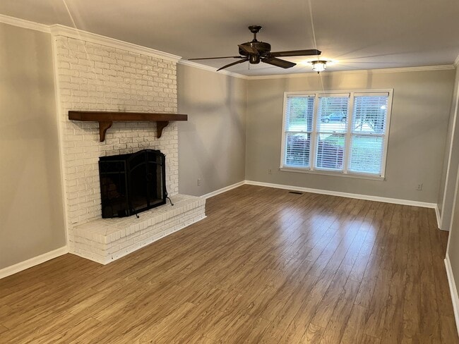 Building Photo - 1408 Roy Averette Dr
