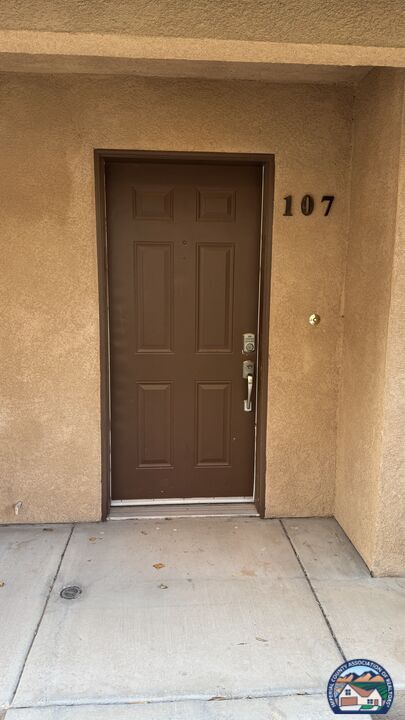 Primary Photo - 1160 Rosas St