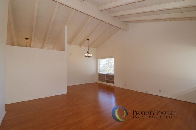 Building Photo - Newtown Perimeter Lot - 3 Bedroom 2 Bath Home - Available Now!