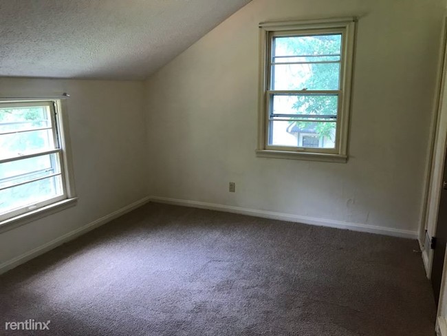 Building Photo - 3 br, 2 bath House - 1812 SW Pembroke Ln