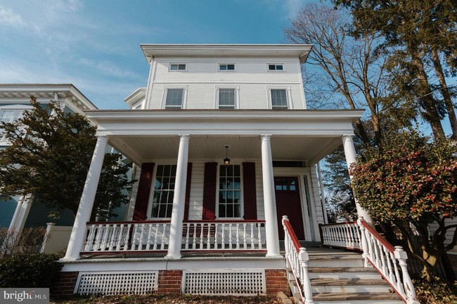 Foto del edificio - 319 Radcliffe St