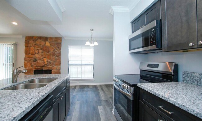 Foto del edificio - 17331 Red Oak Dr