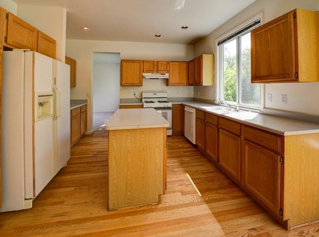 Building Photo - 5882 Orchard Creek Ln