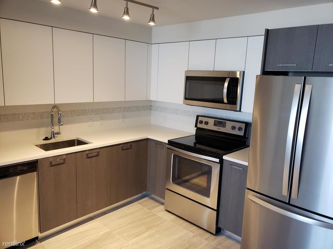 Primary Photo - 1 br, 1 bath Apartment - 726 NE 1st Ave