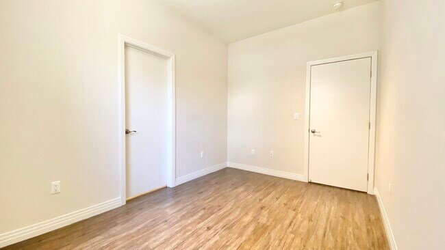 Foto del edificio - 3192 W 7th St