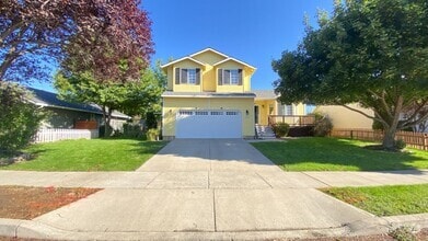 Building Photo - 2503 E M Ave