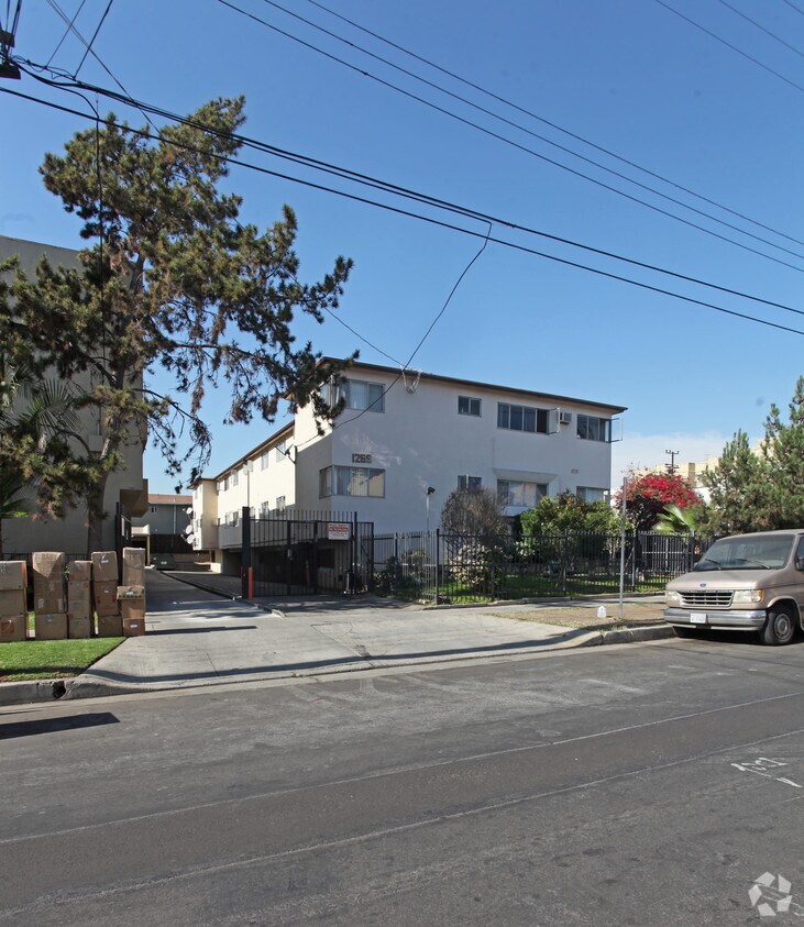Building Photo - 1269 N Ardmore Ave