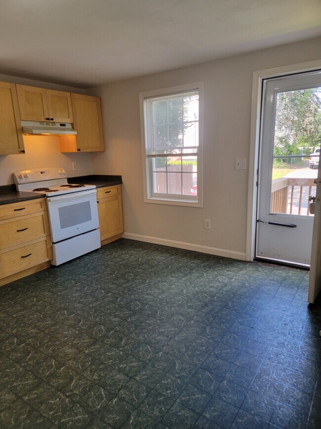 Kitchen - 266 Bell St