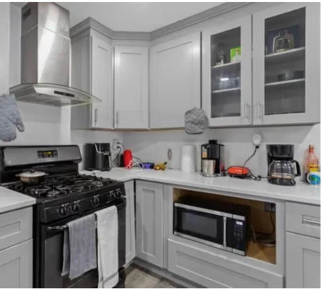 Building Photo - 227 Laval St