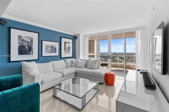 Building Photo - 21055 Yacht Club Dr