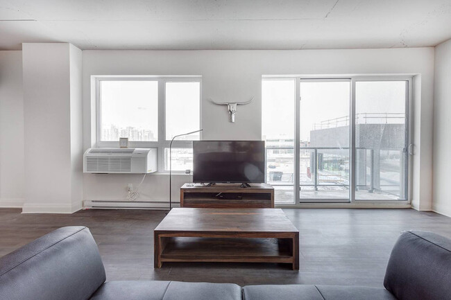 Building Photo - 3075 Promenade du Quartier-Saint-Martin