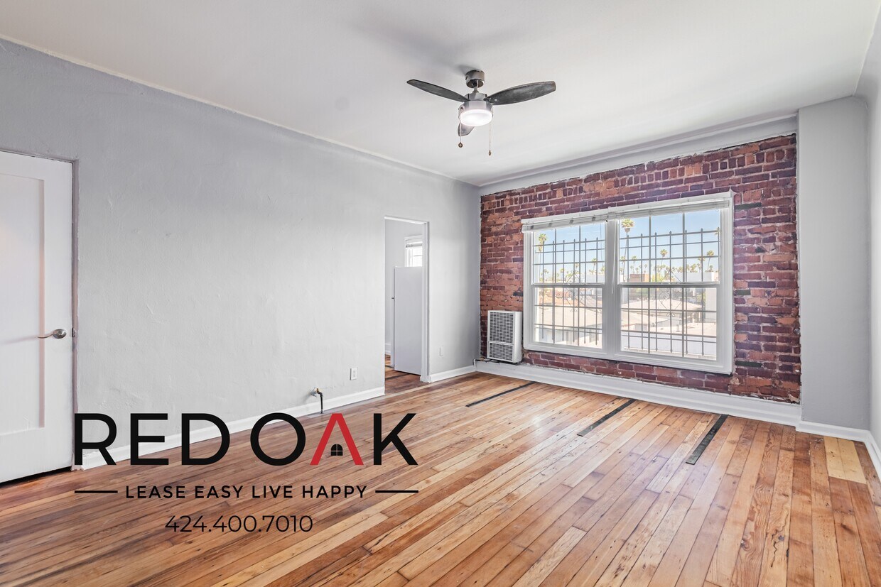 Foto principal - 109 S Normandie Ave