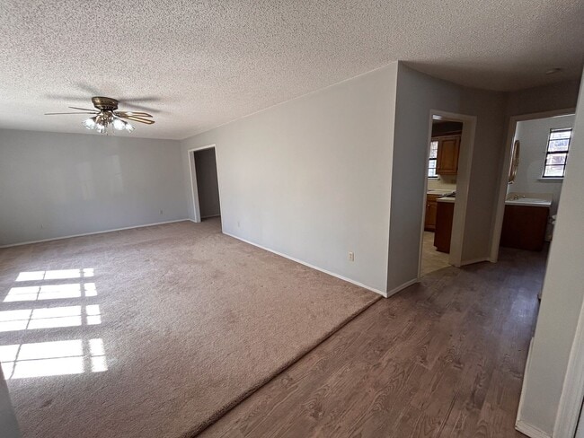 Building Photo - 106 Oak St